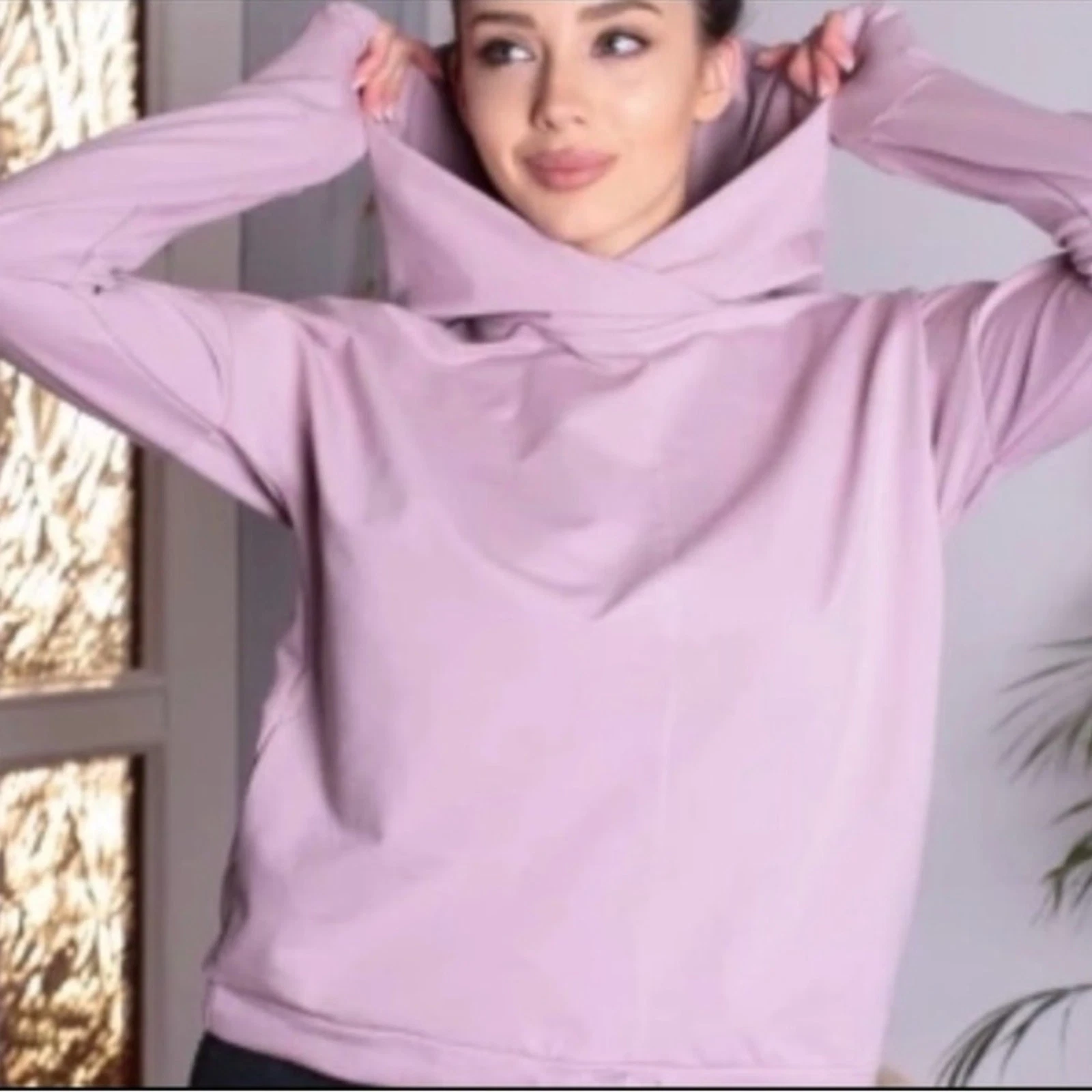 Yogalicious Lux Hoodie Lightweight Pinkish Purple Size Large
Opens in a new window or tab