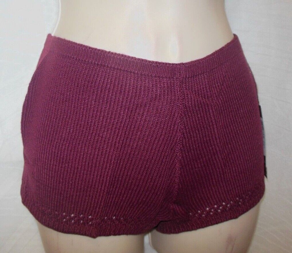 Bloch fine gauge ballet shorts Burgundy Ladies Large pierced detail hem Lucy