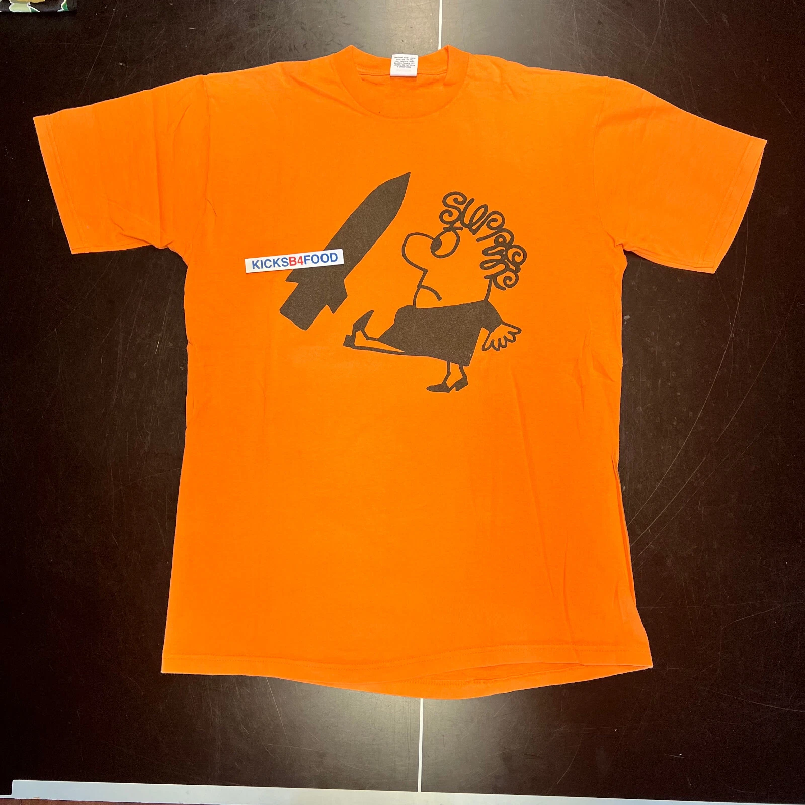T shirt SUPREME NYC 2004 « KICK BOMB » grande boîte ORANGE logo Kate Moss Kermit