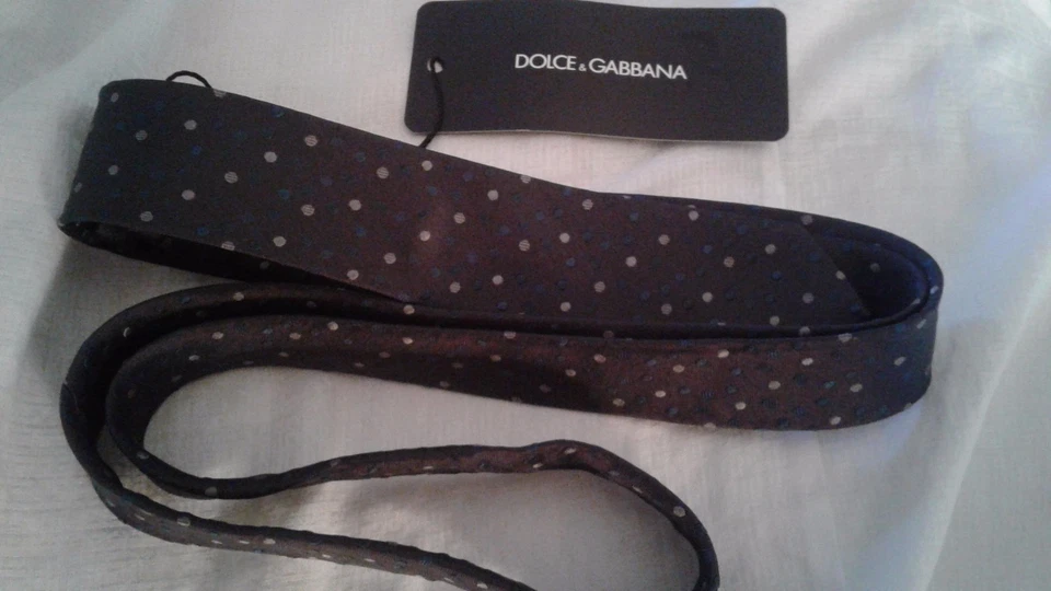 Corbata delgada Dolce & Gabbana 100 % seda hecha a mano en Italia Foto 4 de 4