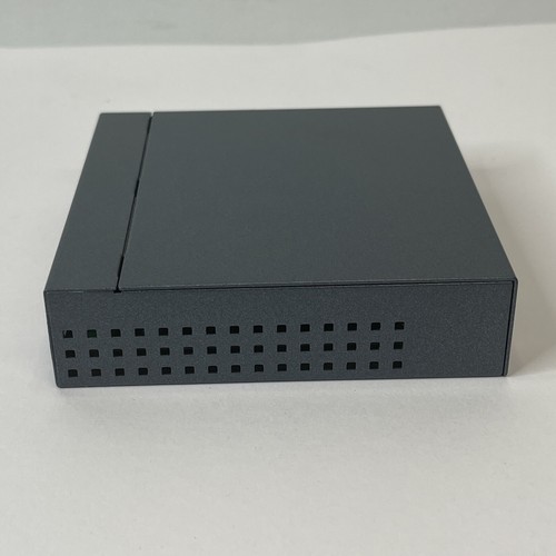 TP-Link TL-SG105 5-Port 10/100/1000Mbps Gigabit Ethernet Desktop Network Switch - Picture 3 of 11