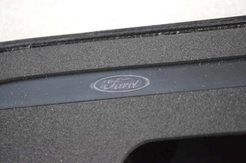 ¡Nuevo! Tercera luz de freno trasera Ford Transit 150 250 350 2020-2025 cámara OEM Foto 3 de 4