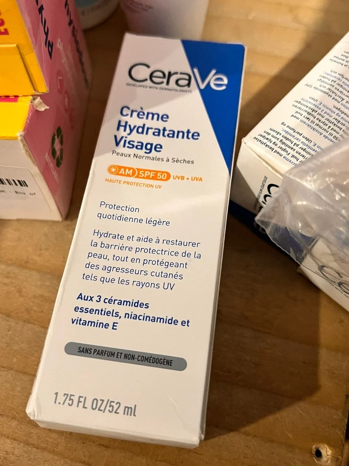 Loción hidratante facial CeraVe FPS 50 AM UVA UVB no comedogénica, 1,75 fl oz Foto 2 de 2