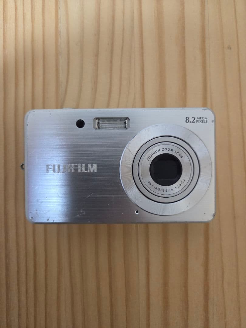 FUJIFILM FinePix J10 8.2MP 3x Optical Zoom Silver With Charger