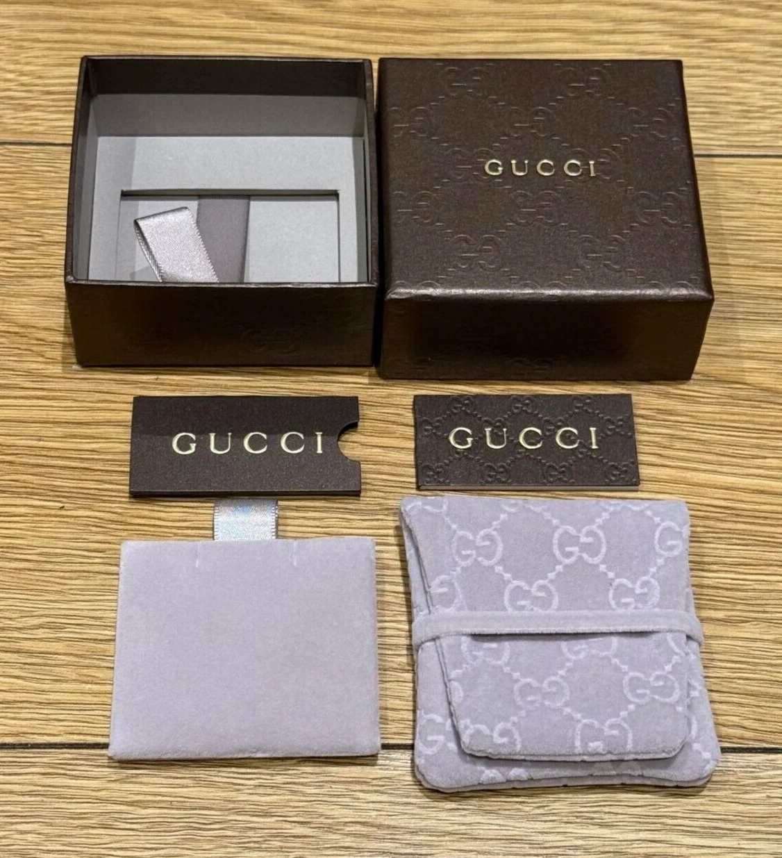 Véritable boîte collier pendentif bijoux Gucci originale + pochette + plateau + livret