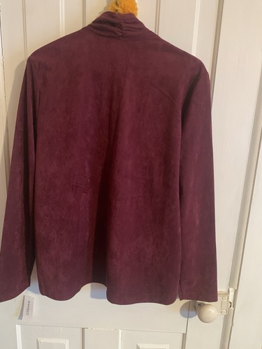 Woman’s Jacket - Picture 4 of 4