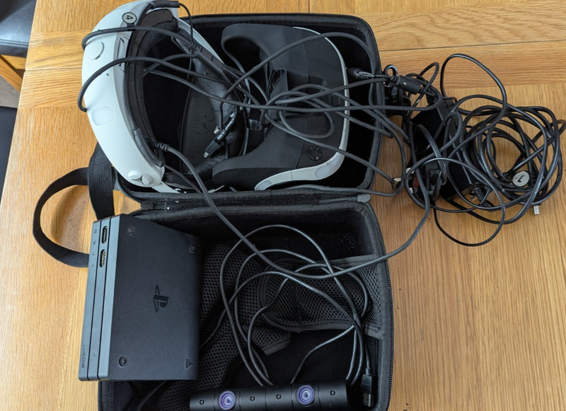 PlayStation VR, PSVR V2 Inc Processor, Camera, Carry Case (PLEASE READ)