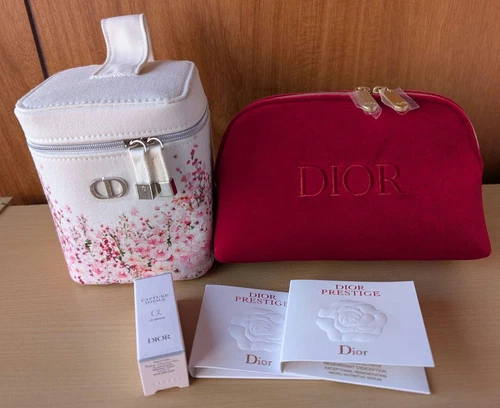 Lot de 2 pochettes Dior quelques défautsbonus inclus bon état