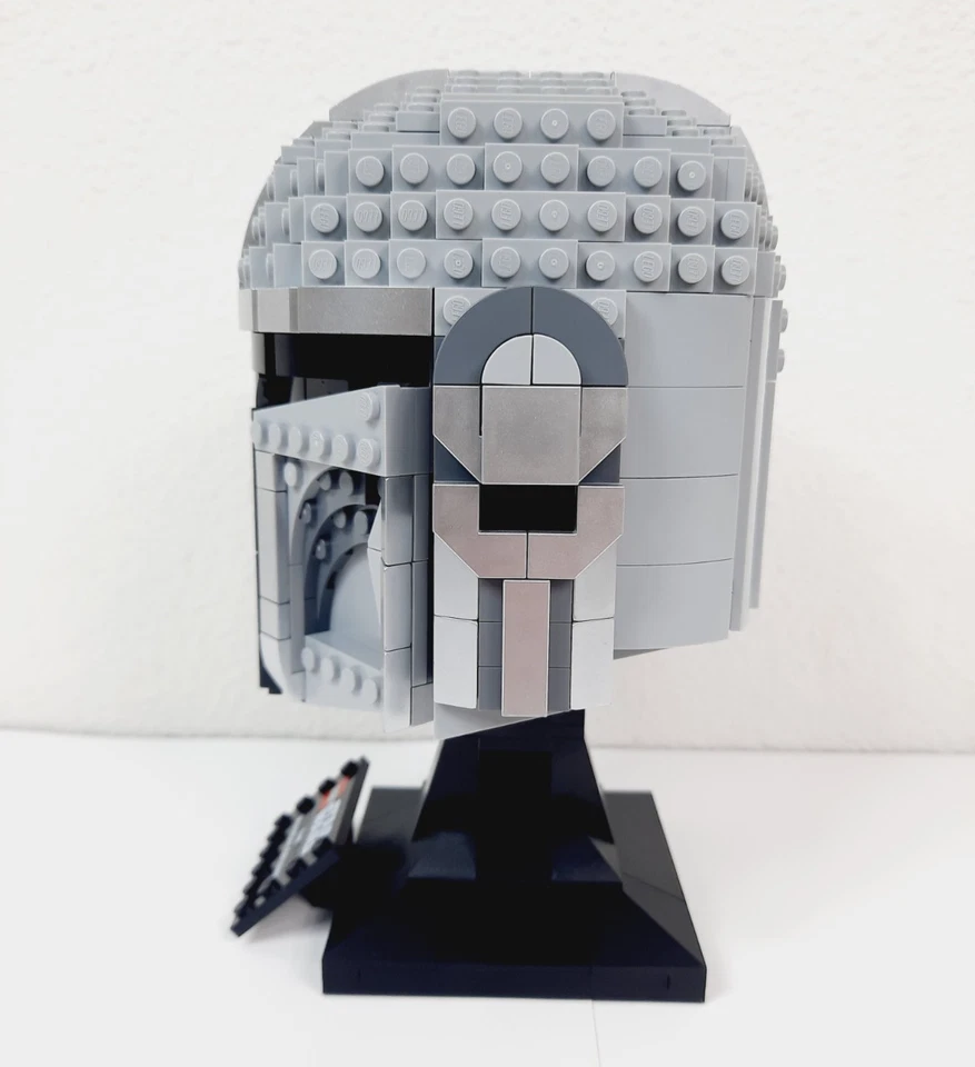 Lego Star Wars Mandalorian Helmet Set #75328 Complete, No Box or Instructions - Image 4 of 4