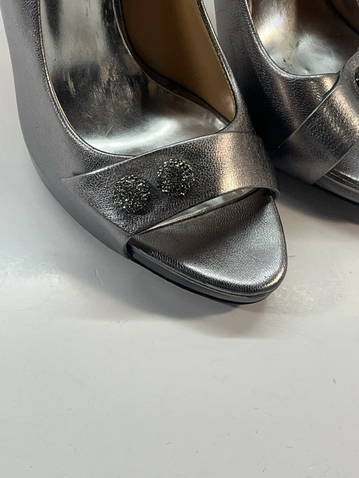 Женские серебряные туфли на шпильке BADGLEY MISCHKA размер 7,5 М кожаная подошва - Изображение 3 из 4