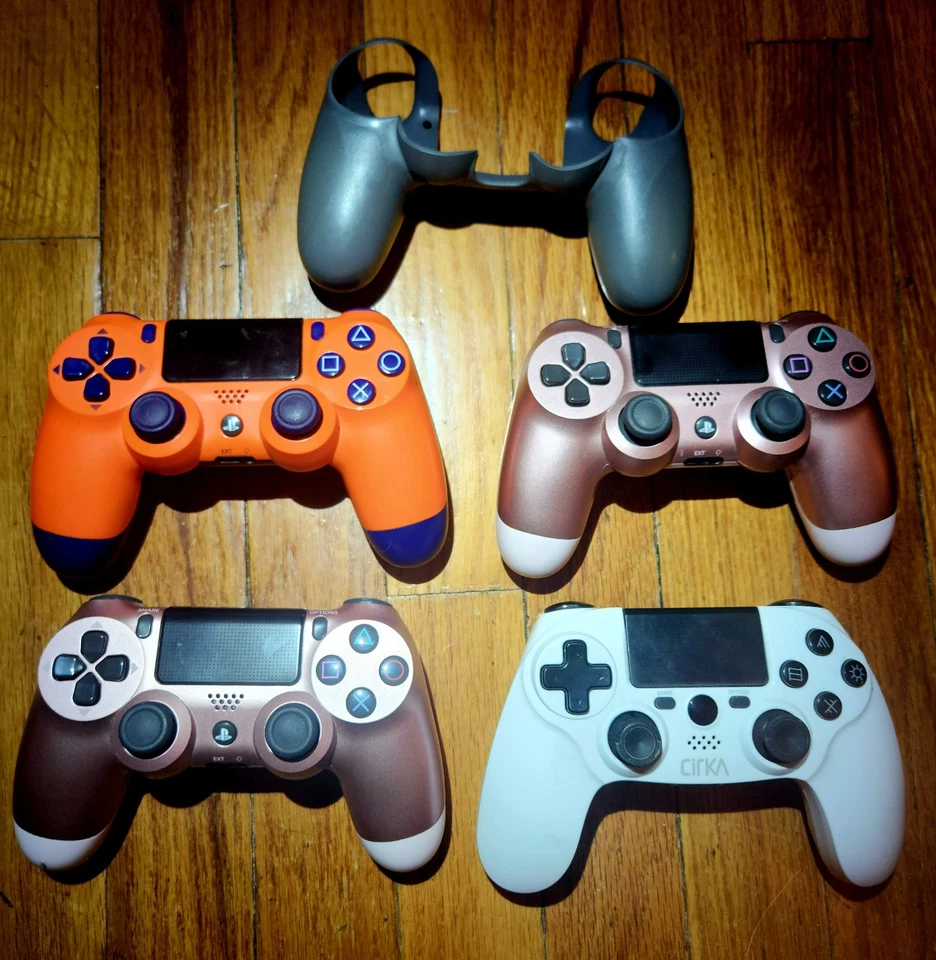 Sony PS4 500GB Bundle + 4 Controllers, Charge Dock, Evil Within, The Last of Us - Image 4 of 4