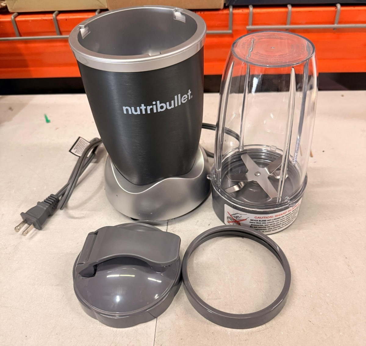 NutriBullet 600W 24 Oz Personal Blender One Cup - Gray (USED