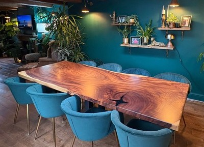Esstisch 220x90cm Massivholz Live Edge Nussbaum (gesamte Platte nach Wahl)