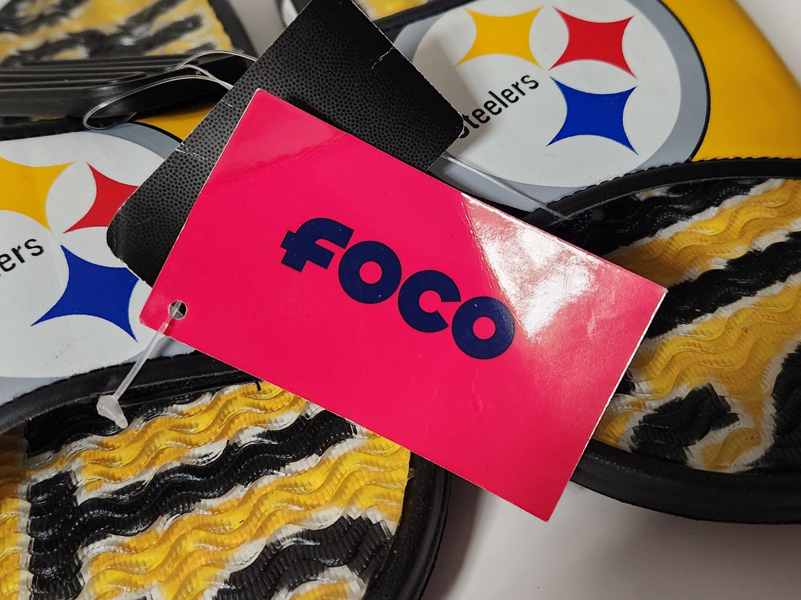 FOCO NFL Pittsburgh Steelers Men’s Slide Sandals (Size 9-10) – New with Tags - Thumbnail 3