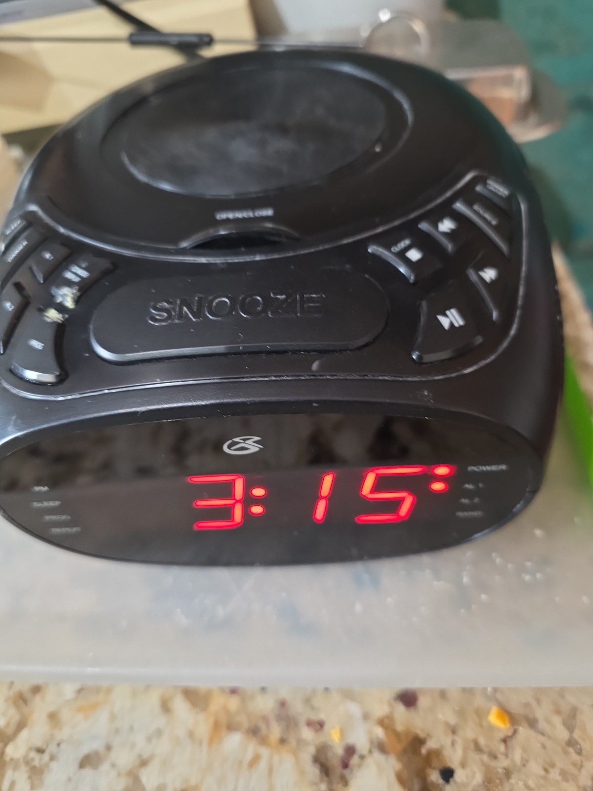 GPX CD Alarm Clock Radio Top Load Player Snooze AM/FM Tested Works Clean