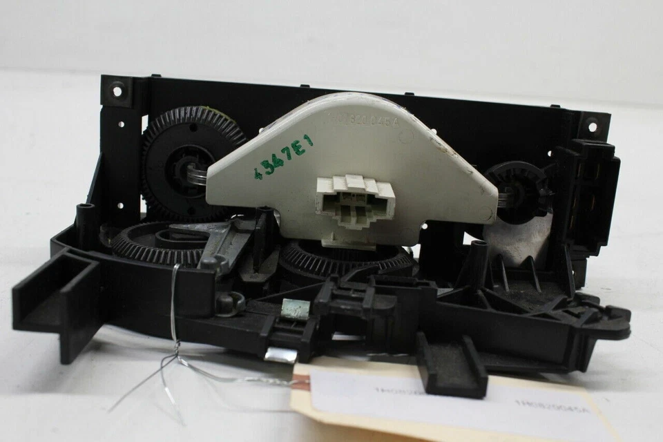 2000 Volkswagen Cabrio heater control OEM Used - Image 2 of 4