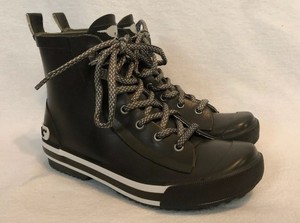 rocket dog walking boots