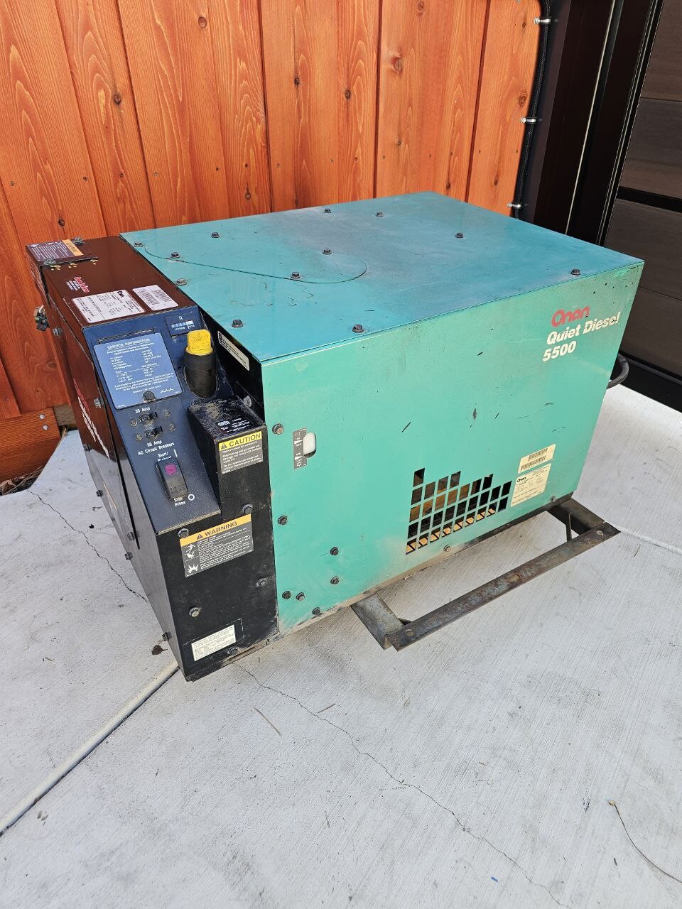 USED ONAN QUIET DIESEL 5500 RV GENERATOR, ONLY 106 HRS 5.5HDKBA-2733C