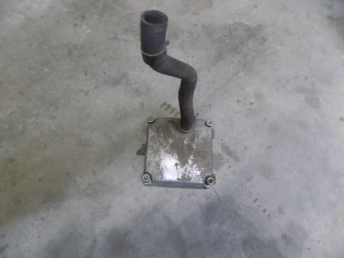 2006 YAMAHA FZ 600 CRANKCASE BREATHER COVER AND TUBE FZ600 04 05 06 R6 FZ6
