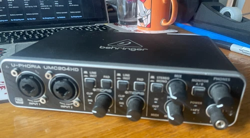 Behringer U-PHORIA UMC204HD 24-Bit USB Audio/MIDI Interface