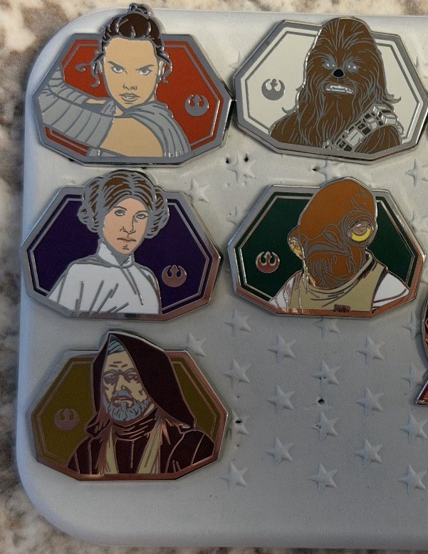 Disney Pins Hidden Mickey Star Wars Heroes Pins Set Of 5 With Chaser Akbar