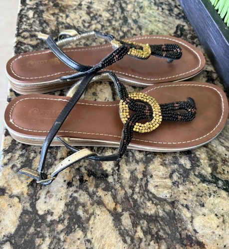 Sandalias de tanga para mujer Carlos Santana con cuentas negras y doradas talla 8 - Imagen 7 de 8