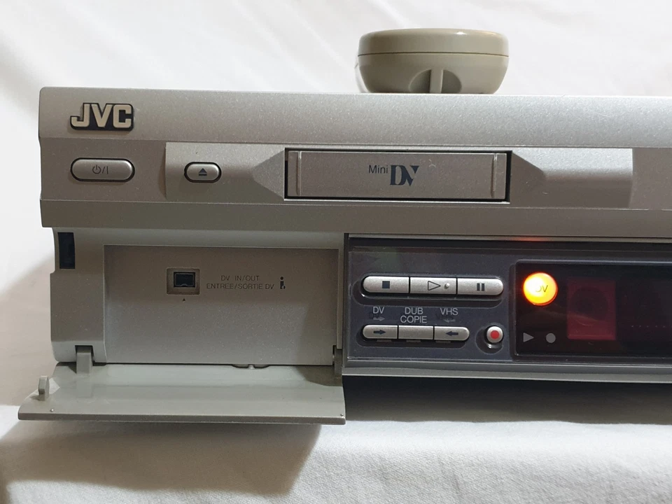JVC HR-DVS3EU Videoregistratore Combinato - Immagine 3 di 4