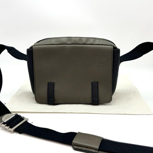 Loewe Fashion Casual Zipper Messenger Bag - Excellent #14RVCBB
