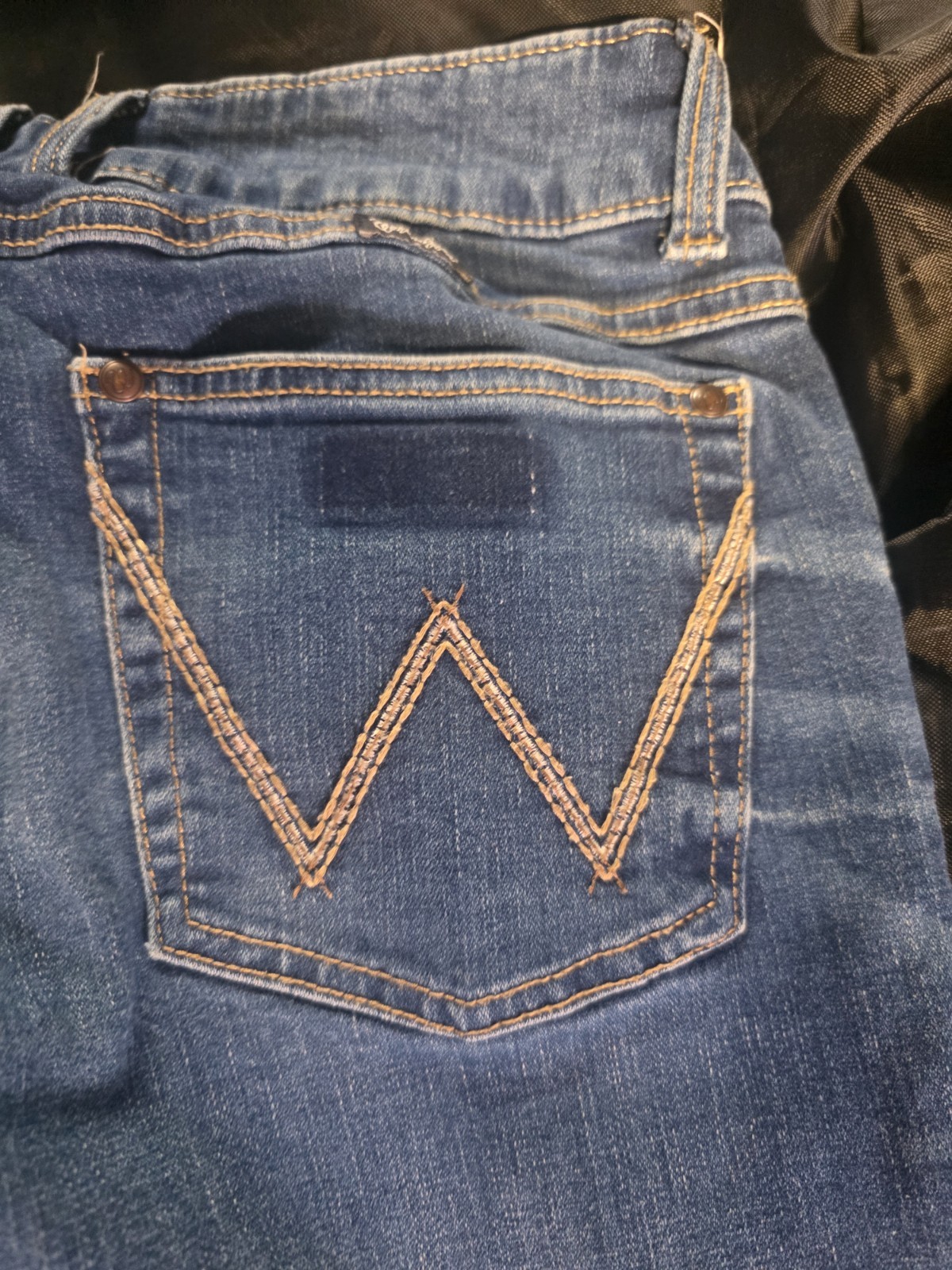 Wrangler BLUE JEANS LADIES SIZE 9 image 5