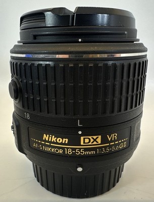 Nikon AF-S DX NIKKOR 18-55mm f/3.5-5.6G VR II Zoom Lens F Mount