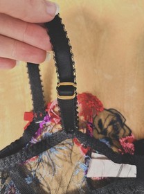 Agent Provocateur Zuri Black, Red & Blue Floral Plunge Bra - Black Multi 34D
