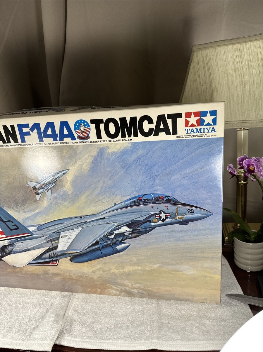 New COMPLETE TAMIYA Rare #6301 Grumman F-14 A TOMCAT 1:32 Model