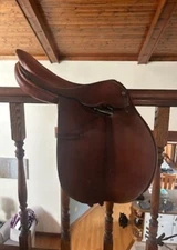 17" Beval LTD saddle (possibly Devon 2000)