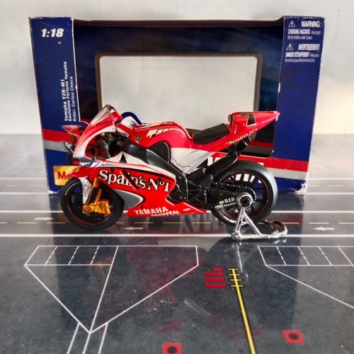 New MAISTO DIECAST MOTOGP YAMAHA YZR-M1 GAULOISES FORTUNA CARLOS CHECA 2004 - Picture 4 of 9