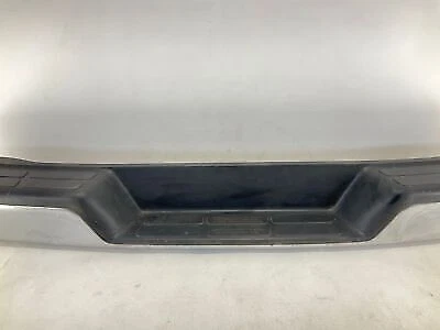 Parachoques trasero Chevrolet Express 1500 03-14 Foto 2 de 4