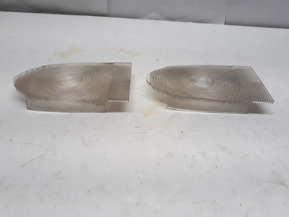 Lincoln Mercury Canadian Monarch 1951 luz trasera lente difusora interior Foto 4 de 4