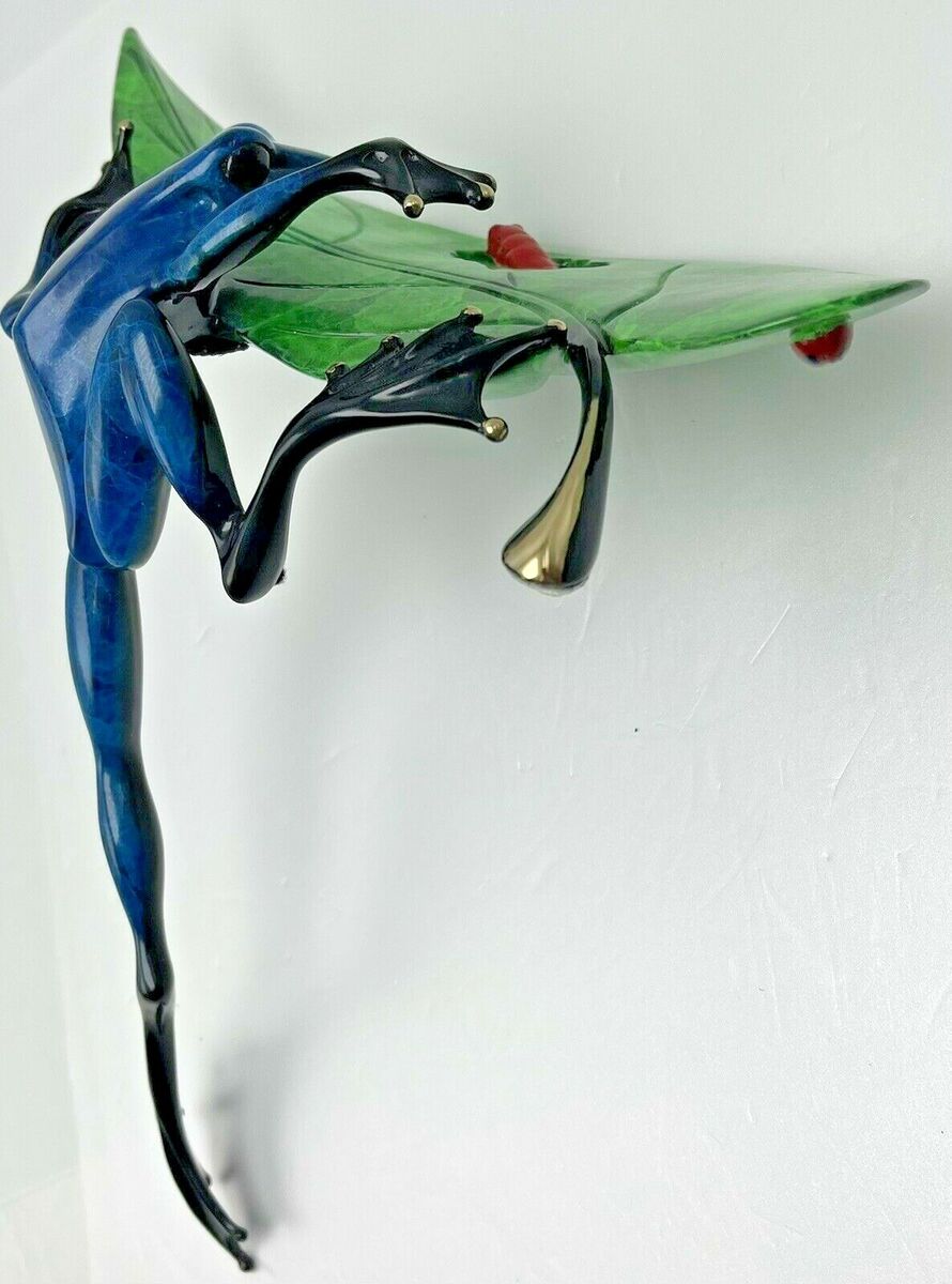 Frogman Tim Cotterill Hide and Seek Frog Bronze Sculpture Frogman Tim Cotterill Hide and Seek Frog Bronze Sculpture