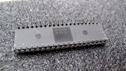NOS Intel P80C32 CMOS Single-Chip 8-Bit Microcontroller - Picture 3 of 3