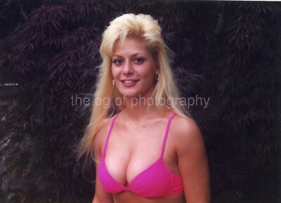 BLONDE BIKINI GIRL Color FOUND PHOTO Snapshot PRETTY WOMAN Original 48 LA 91 R