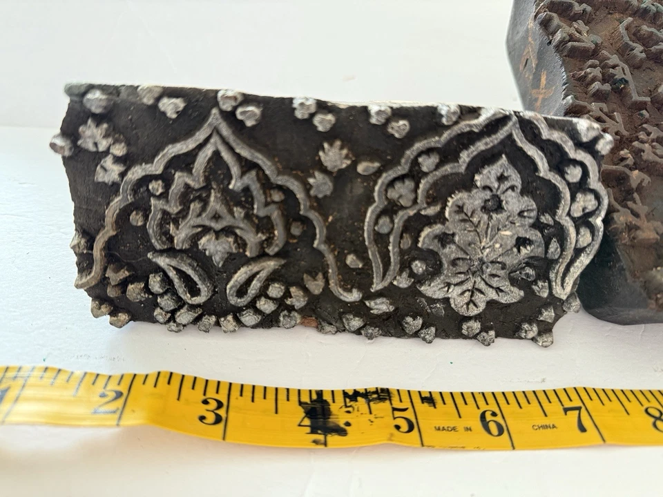 Пара блоковых марок батик конец 19/начало 20 века муравьиные индийские дерево/металл - Изображение 2 из 4