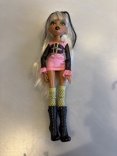 Bratzillaz Doll Glam Gets Wicked Sashabella Paws With Pet Fluffinscruff 💚 - Picture 5 of 15