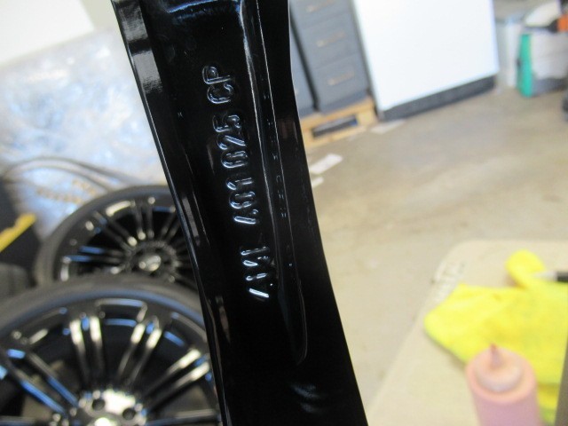 (4) LAMBORGHINI URUS OEM FACTORY BLACK 23" WHEELS RIMS ONLY 400 MILES