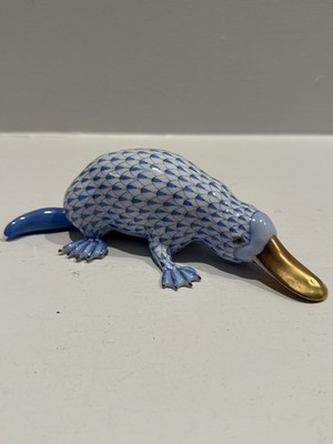 Hand-Painted Herend Porcelain Platypus 285 15420 Fishnet (Blue) SVHB 2001