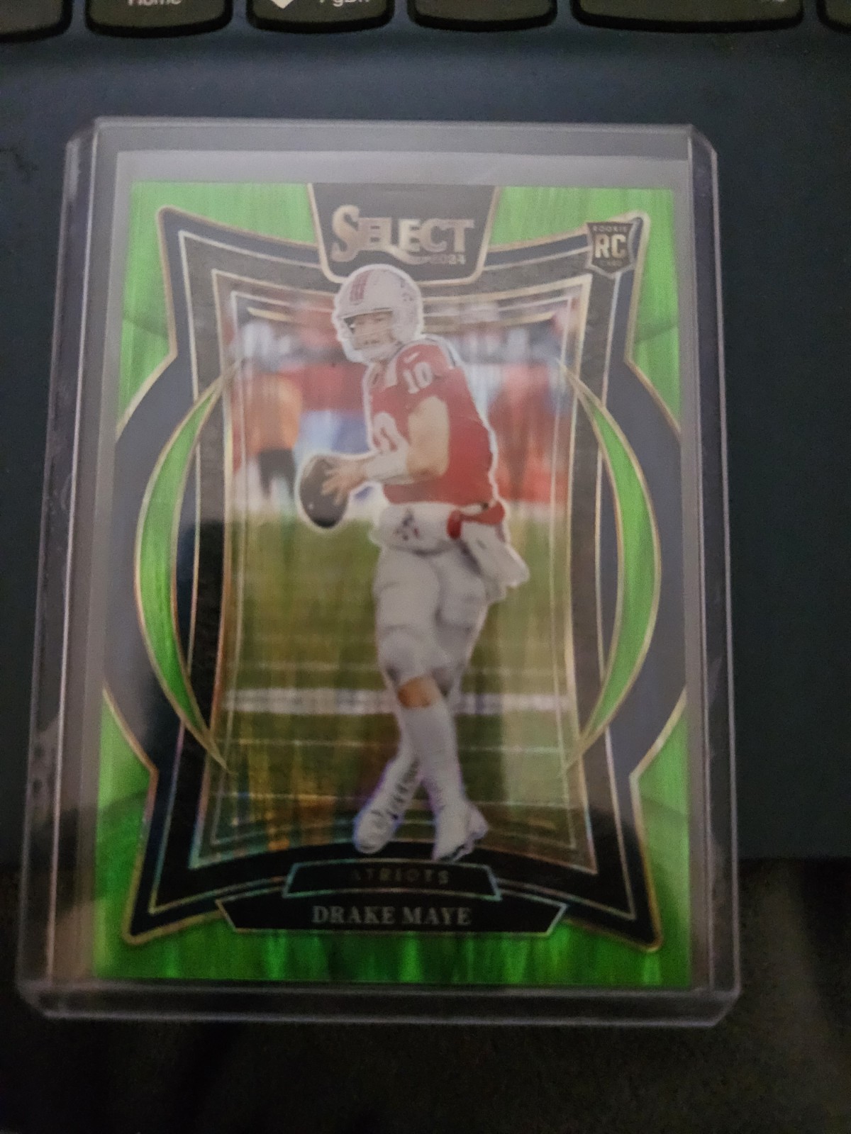 2024 Panini Select - Concourse Drake Maye #27 Neon Green Shock Prizm /599 (RC)