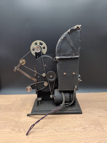 Vintage Kodak Kodascope Eight Model 35 Art Deco Projector Spares Or Repair - Picture 9 of 11