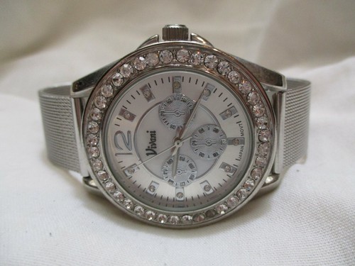 Vivani Analog Wristwatch with a Buckle Band - Picture 6 of 12