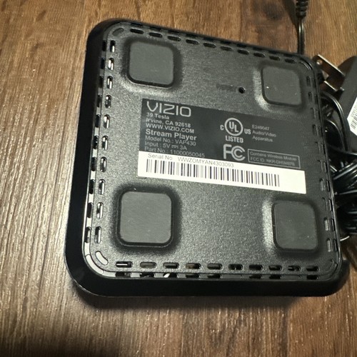 Vizio Stream Player Model ISG-B03, No Remote - Picture 3 of 5