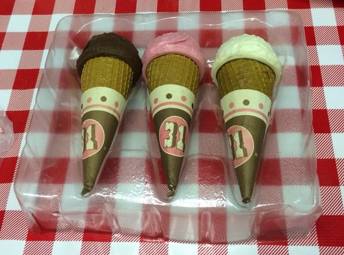 VTG Faux Play Fake Food Replica BASKIN ROBBINS ICE CREAM CONES Display Prop MTC - Picture 3 of 6