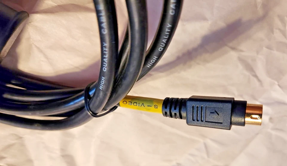 Gold Plated S-Video 4 Pin Male to Male Cord DVD HDTV 6 ft Black 750OHM cable - Image 2 of 3