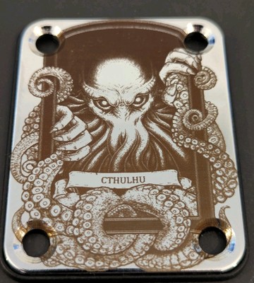 Individuell gravierte Gitarrenhalsplatte Cthulhu Metallica Muster Bass/Strat/Tele/LP